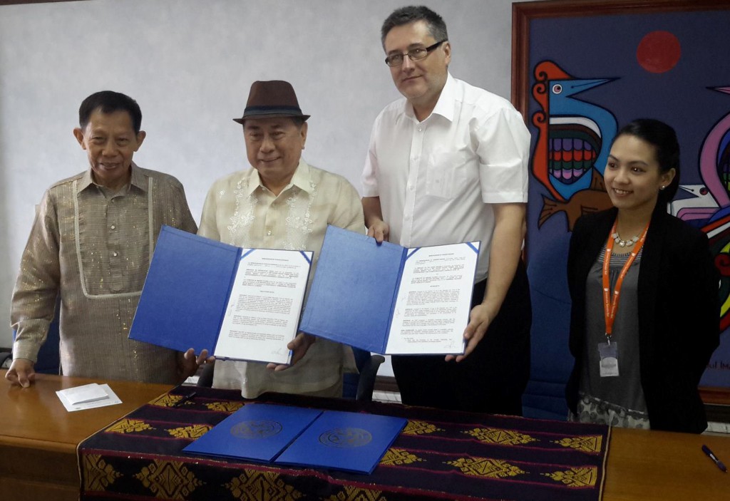 (From left) NCCA Chairman Felipe de Leon, KWF Chairman Virgilio Almario, and Czech Ambassador Jaroslav Olša, jr.